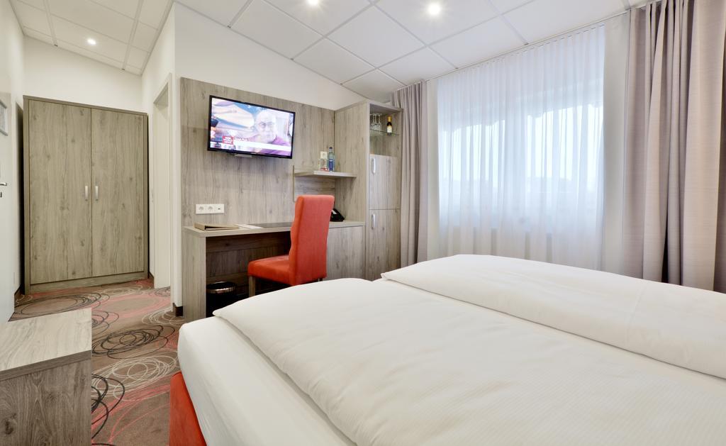 Hotel Engelhorn Leimen  Bagian luar foto