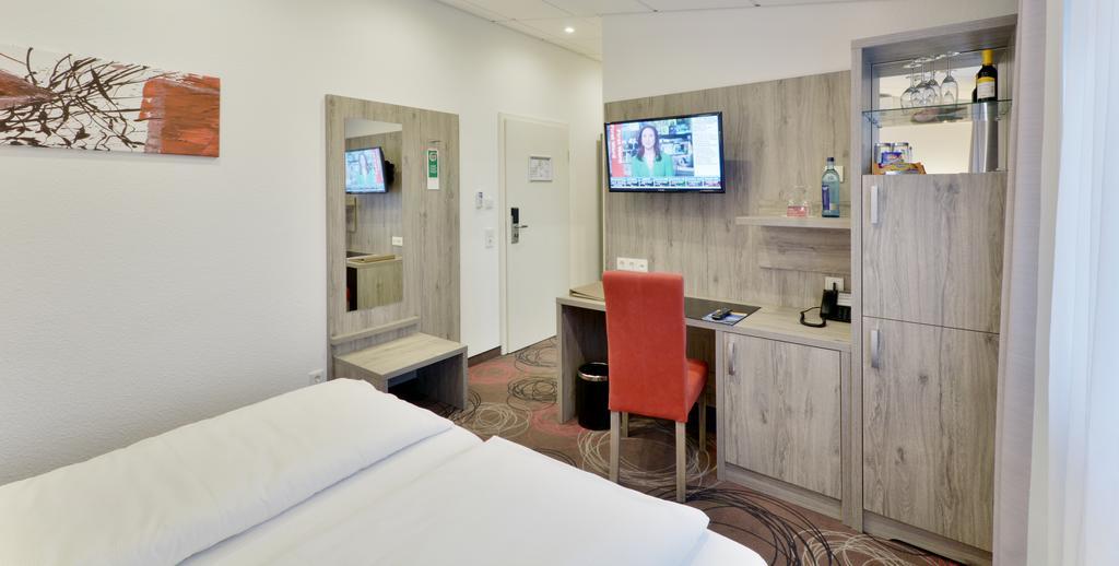 Hotel Engelhorn Leimen  Bagian luar foto