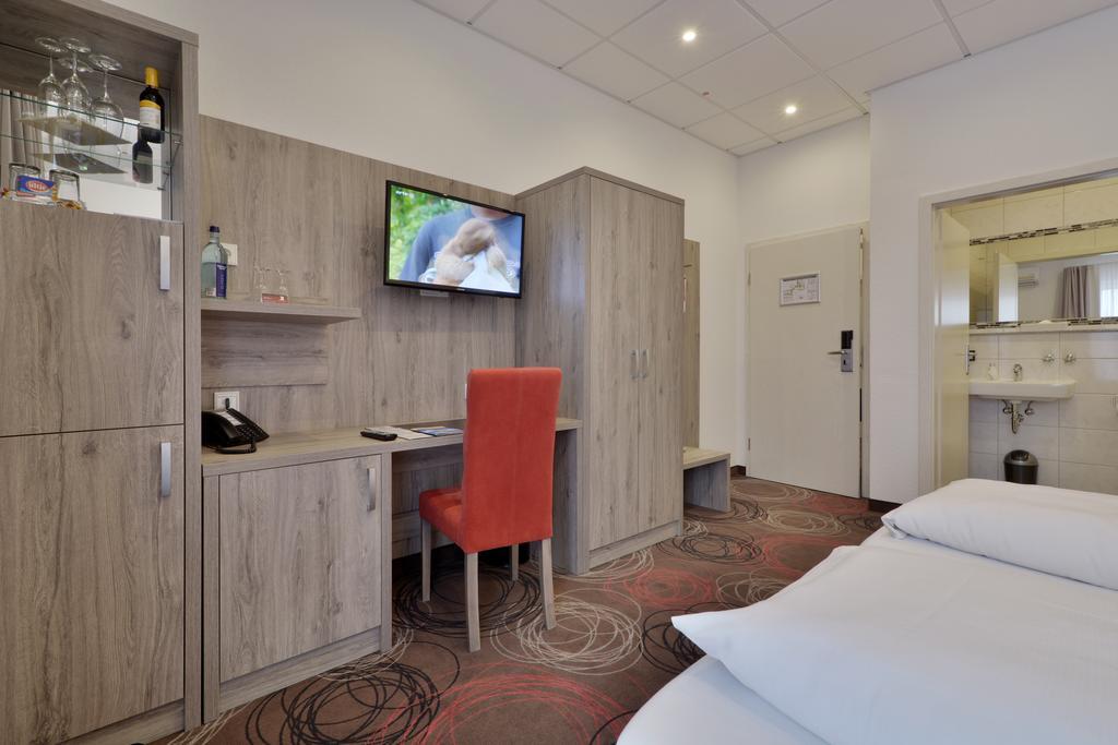 Hotel Engelhorn Leimen  Bagian luar foto