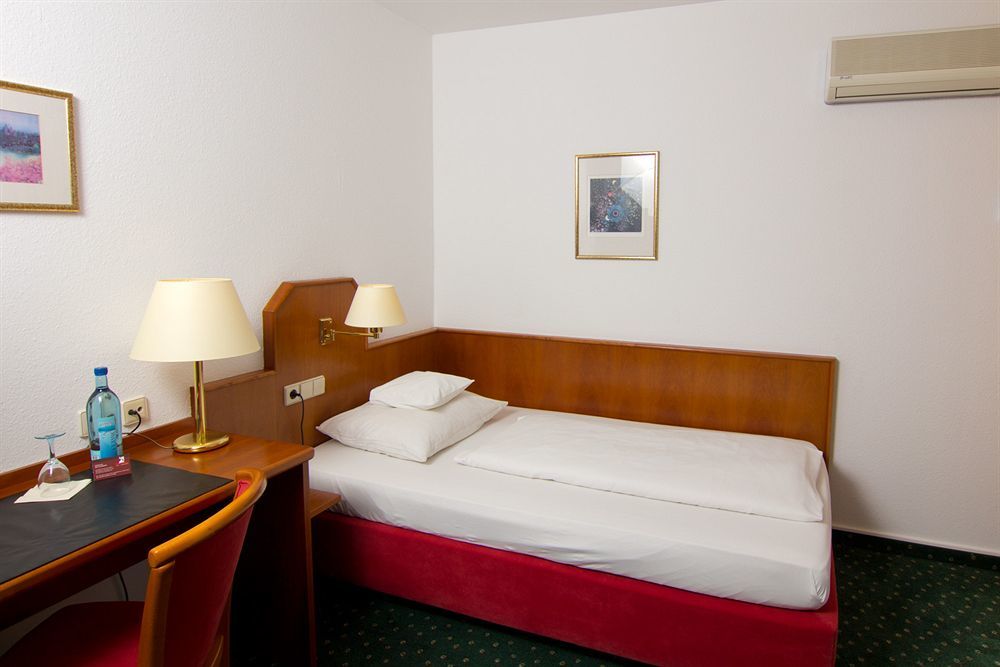 Hotel Engelhorn Leimen  Bagian luar foto