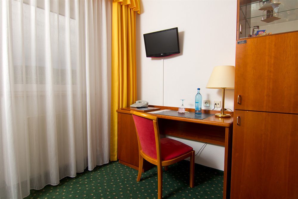 Hotel Engelhorn Leimen  Bagian luar foto