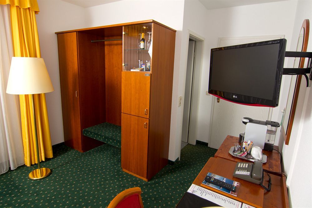 Hotel Engelhorn Leimen  Bagian luar foto